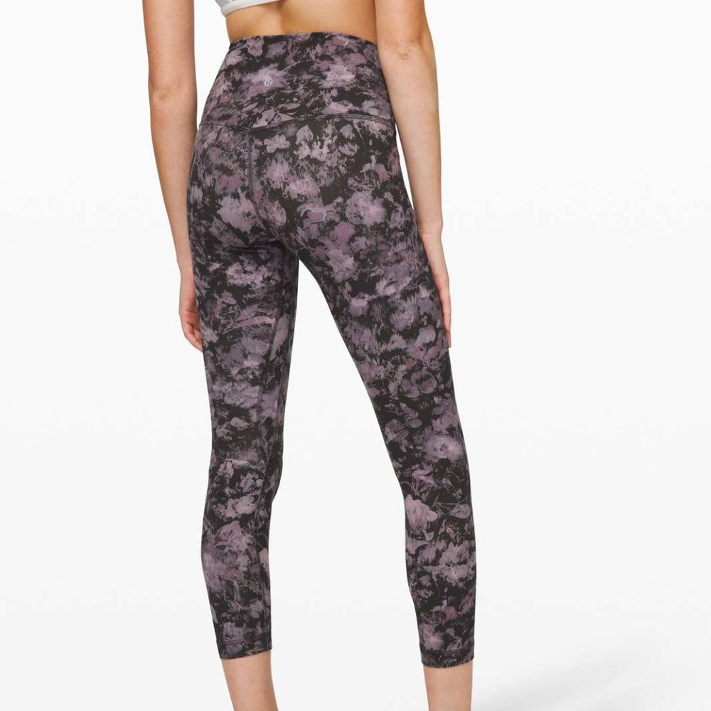Lululemon Aligns Floral Illusion